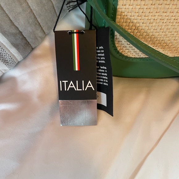 Chic Green and Cream Shoulder Bag - Picture 9 of 13